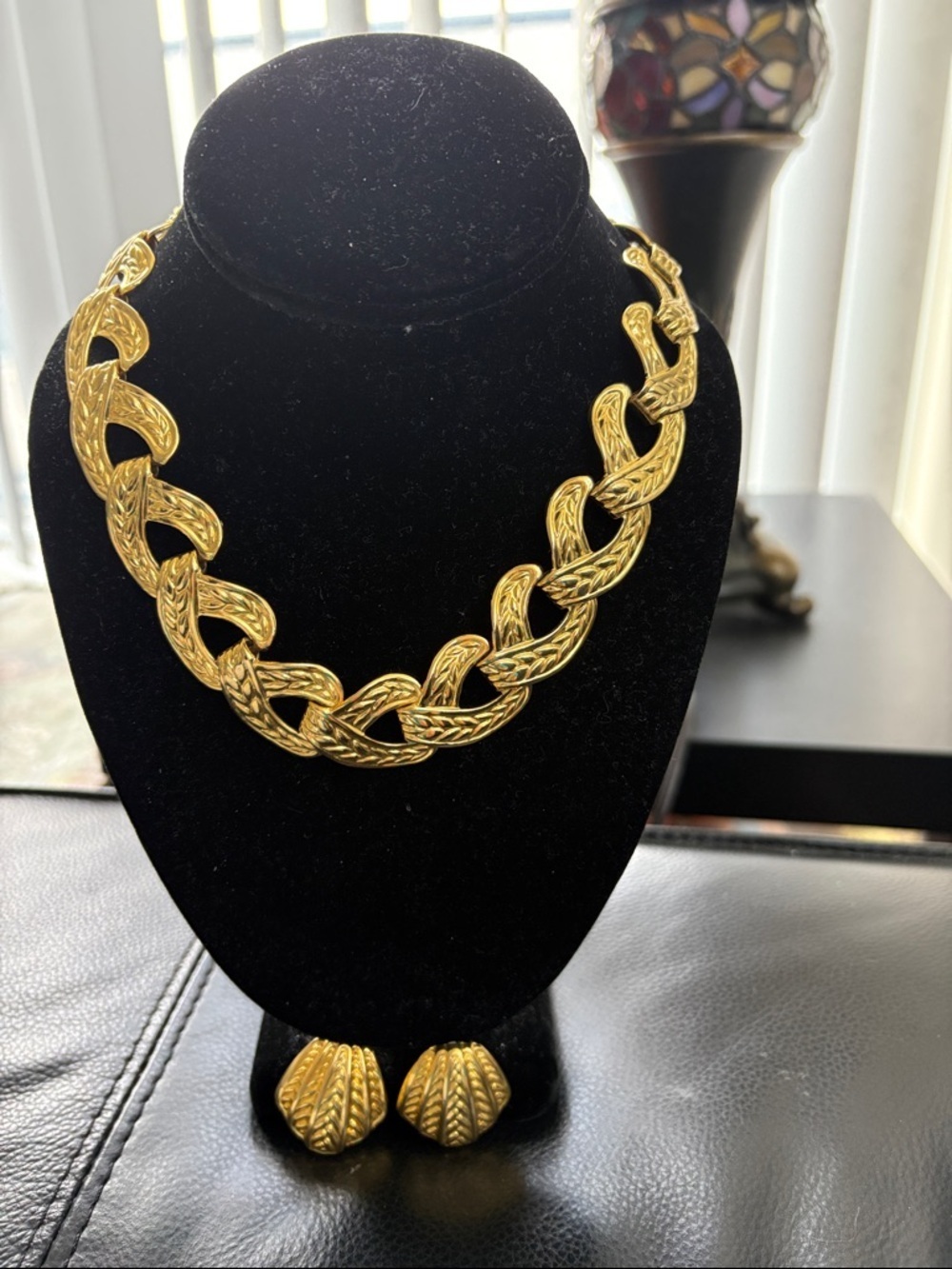 Vintage Bold Gold-Tone Link Necklace and Pierced  Earrings - Picture 9 of 10